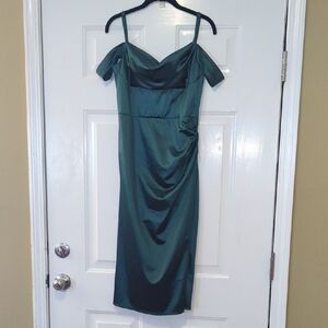 B. Darlin Emerald Green Off The Shoulder Bodycon Dress Size 11/12
